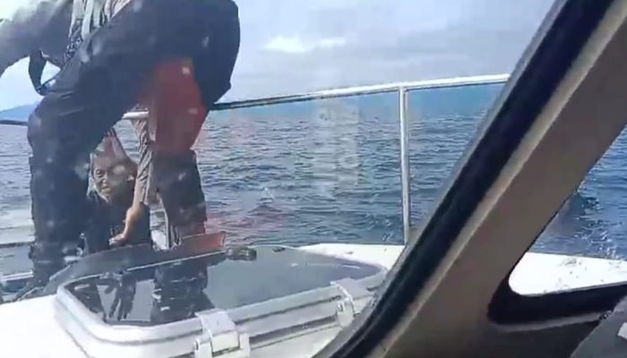 Speedboat Polres Touna Selamatkan Nelayan terapung di Pulau Bukabuka