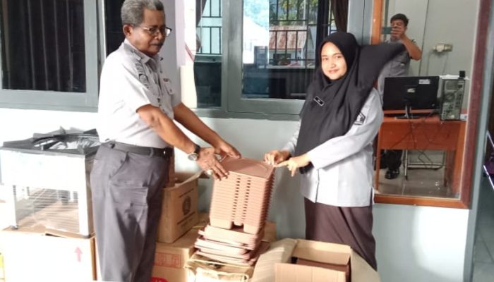 Lapas Ampana Serah Terima Barang Dropping Ditjen PAS