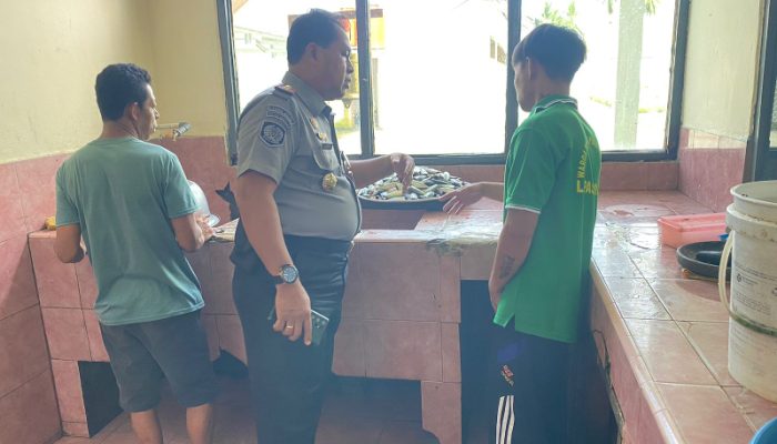 Kalapas Ampana Kelayakan Bahan Makanan, Pastikan Pemenuhan Hak-hak Warga Binaan