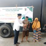 Polri Untuk Masyarakat, Kapolres Touna Bagikan Daging Kurban